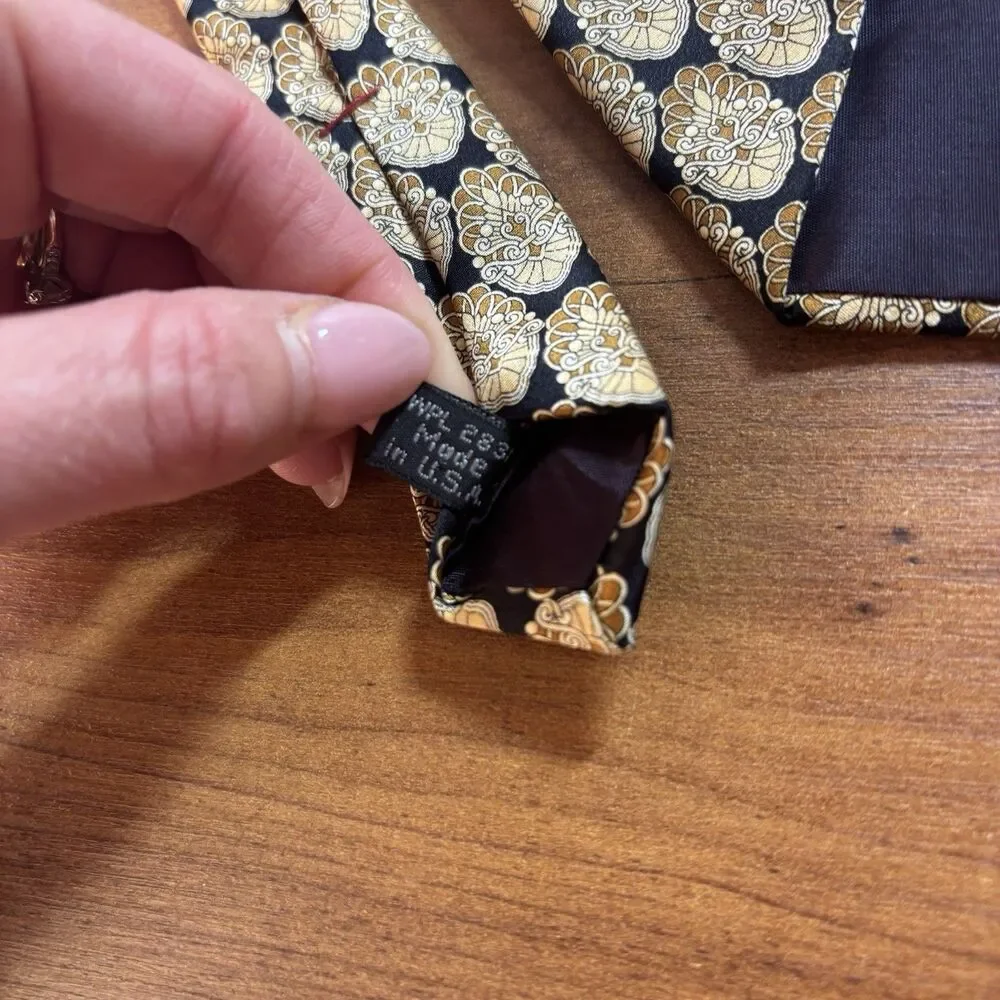 VTG Peter Thomas by Superba Men's Necktie Black Gold Medallion Italian Silk USA